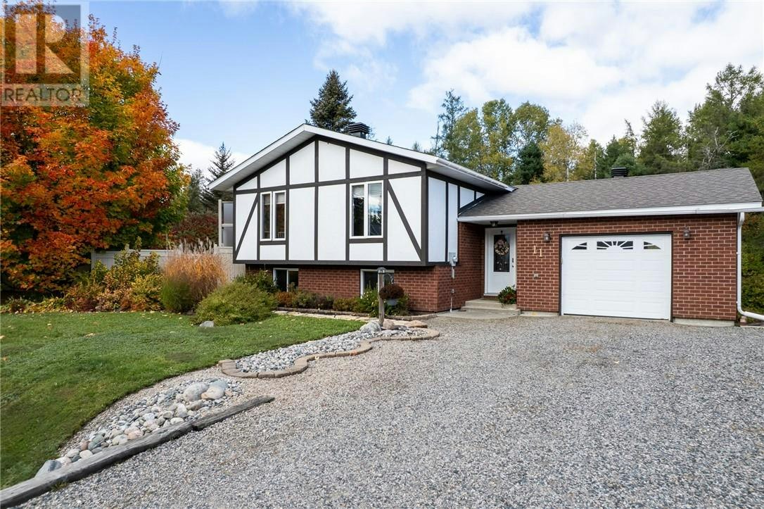 11 Jarbeau Street, McKerrow, ON, P0P 1M0