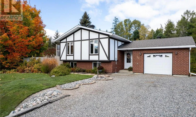 11 Jarbeau Street