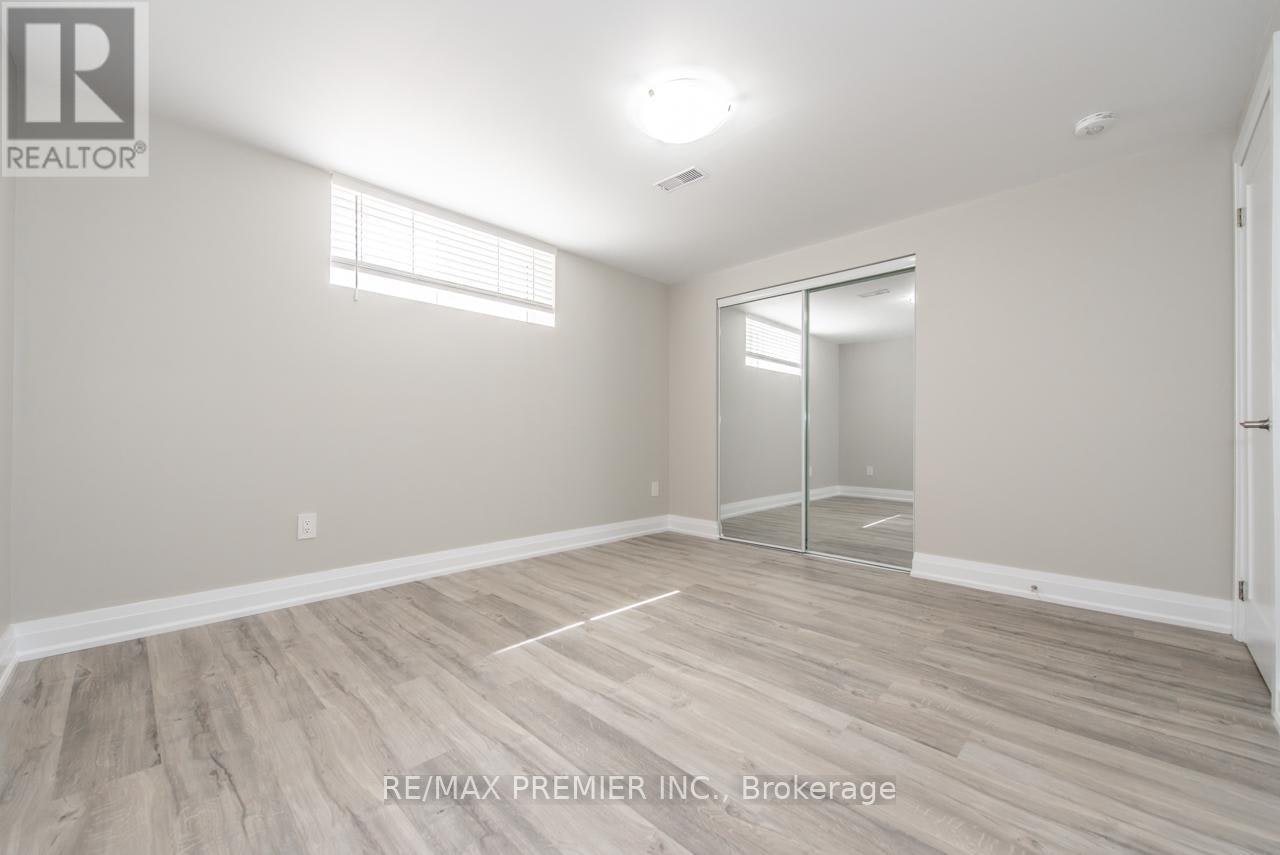 BSMT-569 Roding Street, Toronto, ON, M3M 2A4 - 9