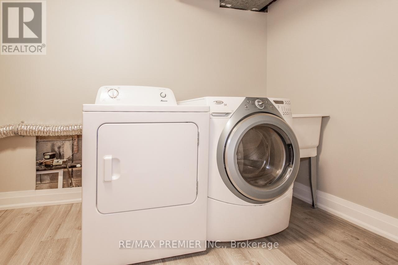 BSMT-569 Roding Street, Toronto, ON, M3M 2A4 - 16