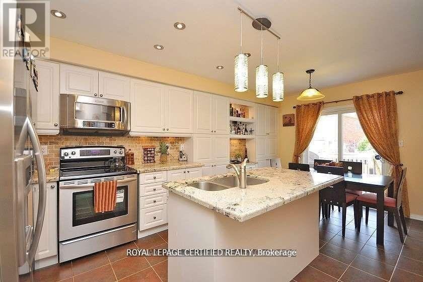 426 Orange Walk Crescent, Mississauga, ON, L5R 0A8 - 12