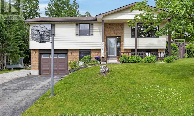 18 Redwood Court