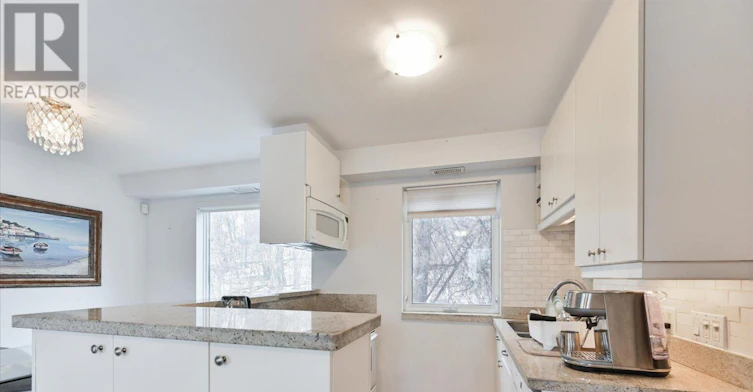 2ND FLR-400 Summerhill Avenue, Toronto, ON, M4W 2E4 - 10