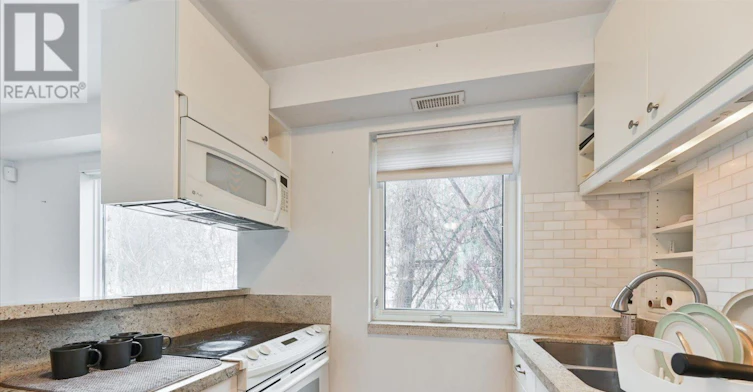 2ND FLR-400 Summerhill Avenue, Toronto, ON, M4W 2E4 - 11