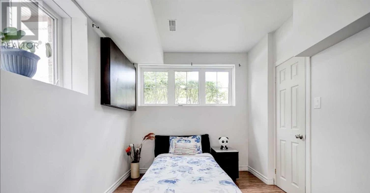 BSMT-2359 Pilgrim Square, Oshawa, ON, L1L 0C2 - 4
