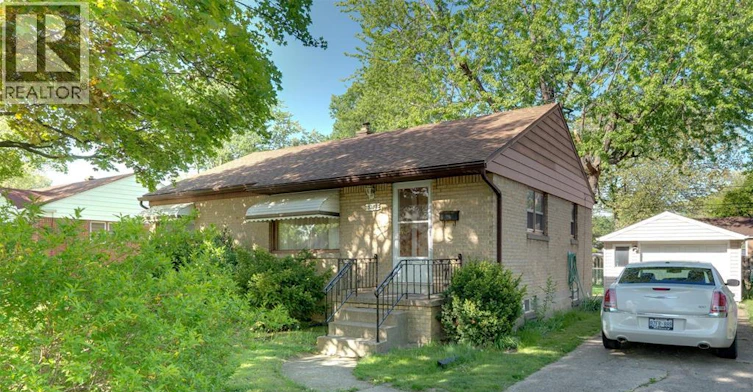 3256 Dominion Boulevard, Windsor, ON, N9E 2N5 - 2