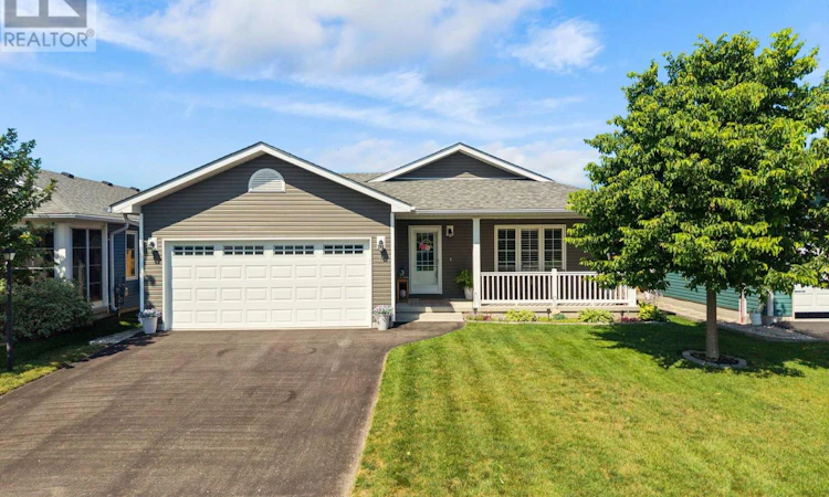11 Windward Way N