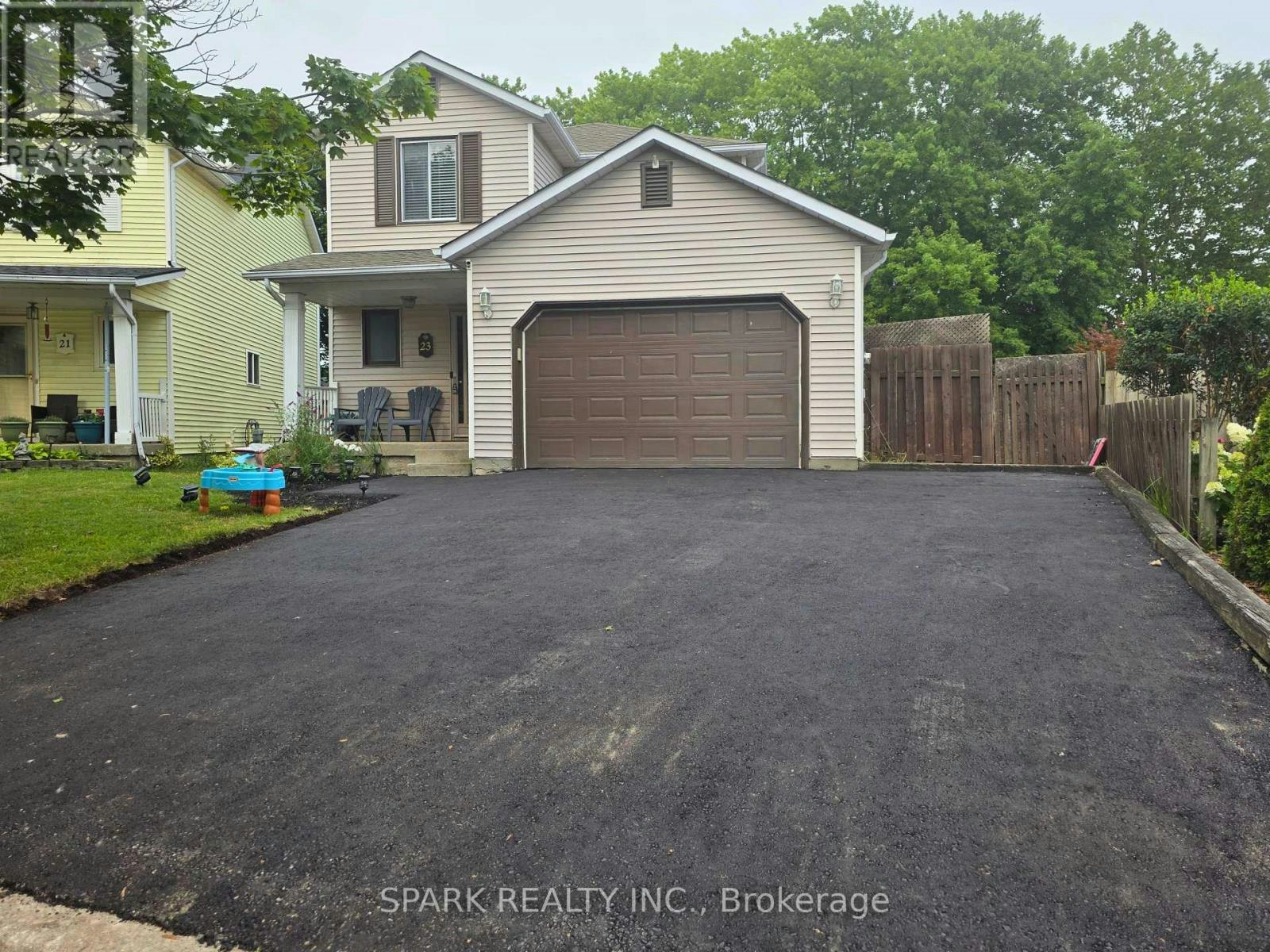23 Rannie Court, Thorold, ON, L2V 4X2
