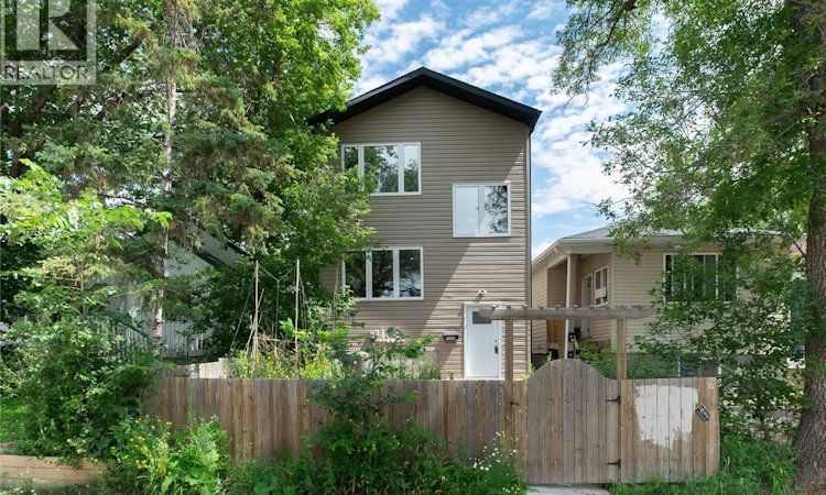 1337 Montague Street
