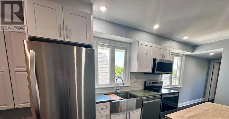UPPER-6 Lapp Street, Toronto, ON, M6N 3W6 - 7