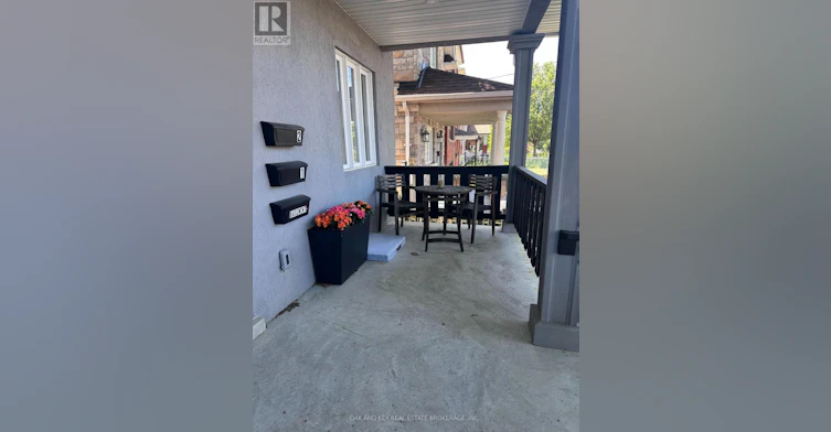 UPPER-6 Lapp Street, Toronto, ON, M6N 3W6 - 2