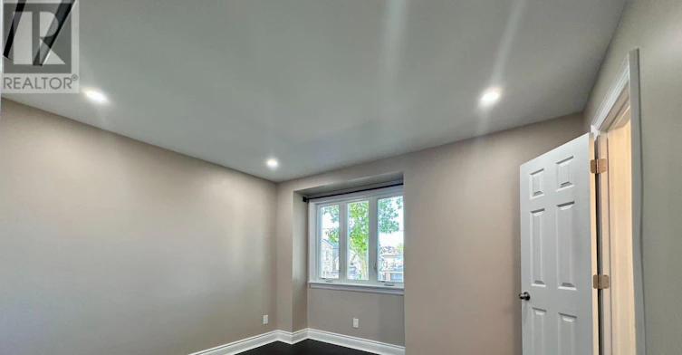 UPPER-6 Lapp Street, Toronto, ON, M6N 3W6 - 18