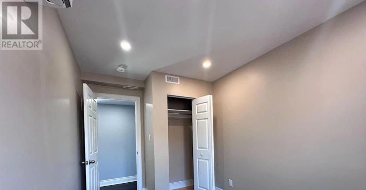 UPPER-6 Lapp Street, Toronto, ON, M6N 3W6 - 16