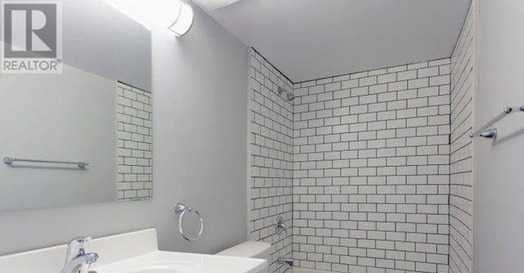 7-205 Gerrard Street E, Toronto, ON, M5A 2E7 - 5