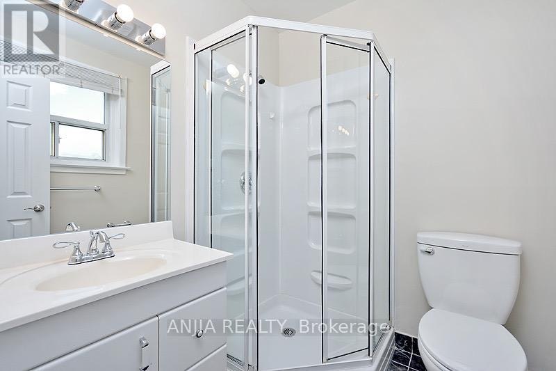 UPPER-80 Alamosa Drive, Toronto, ON, M2J 2N9 - 14