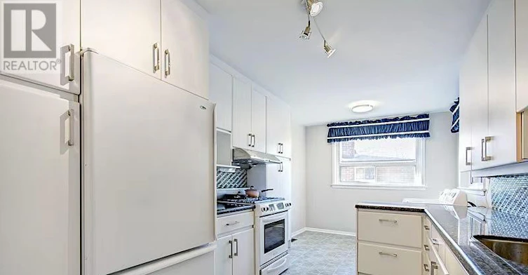 UPPER-80 Alamosa Drive, Toronto, ON, M2J 2N9 - 6