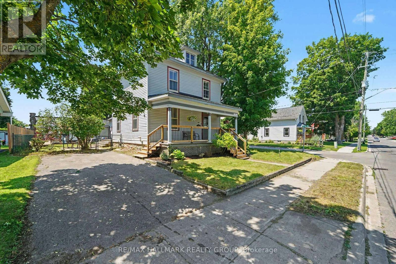 98 Drummond Street E, Perth, ON, K7H 1H1