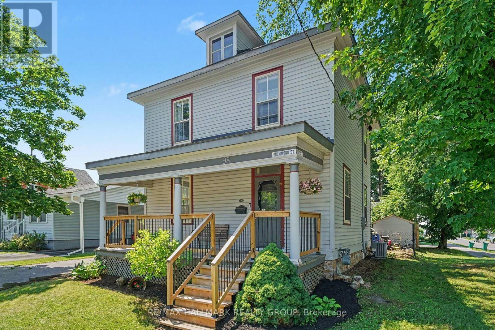 98 Drummond Street E, Perth, ON, K7H 1H1