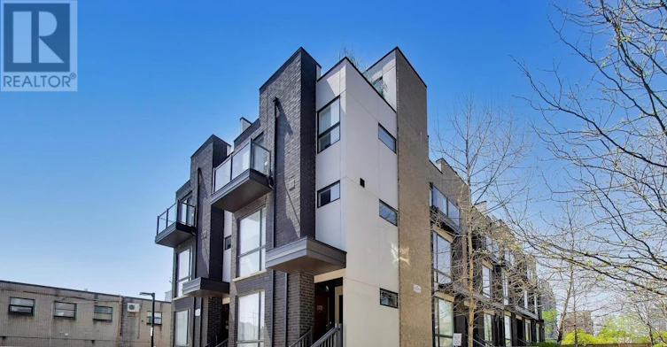 141-34 Fieldway Road, Toronto, ON, M8Z 3L2 - 3