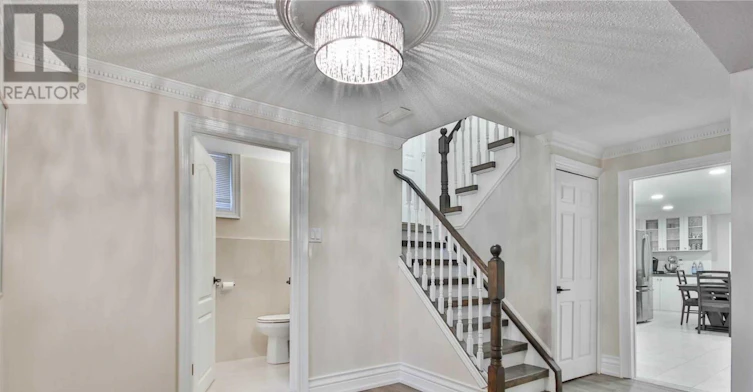 72 Keegan (Lower Crescent, Toronto, ON, M3J 1G2 - 9