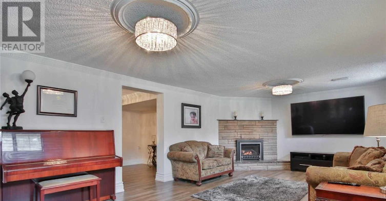 72 Keegan (Lower Crescent, Toronto, ON, M3J 1G2 - 8