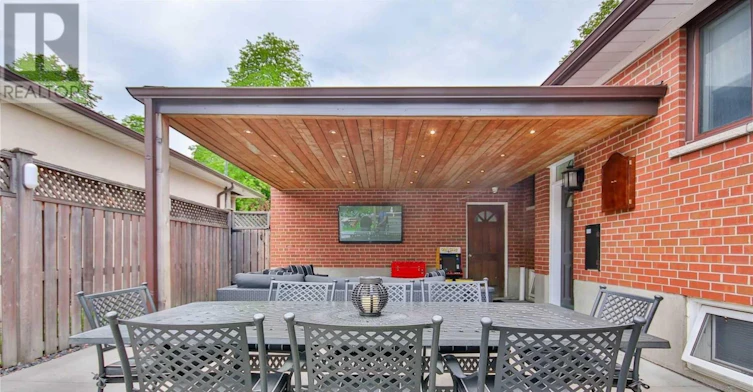 72 Keegan (Lower Crescent, Toronto, ON, M3J 1G2 - 3