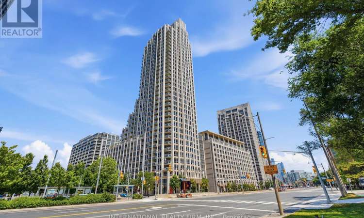 711-628 Fleet Street