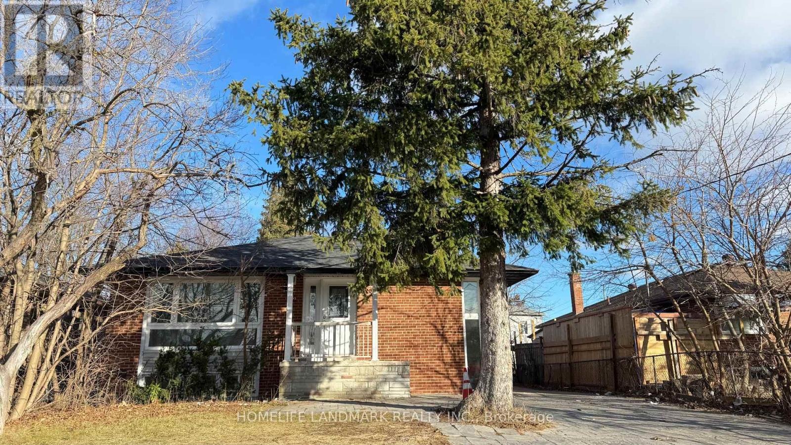 MAIN-95 Sussex Avenue, Richmond Hill, ON, L4C 2E8