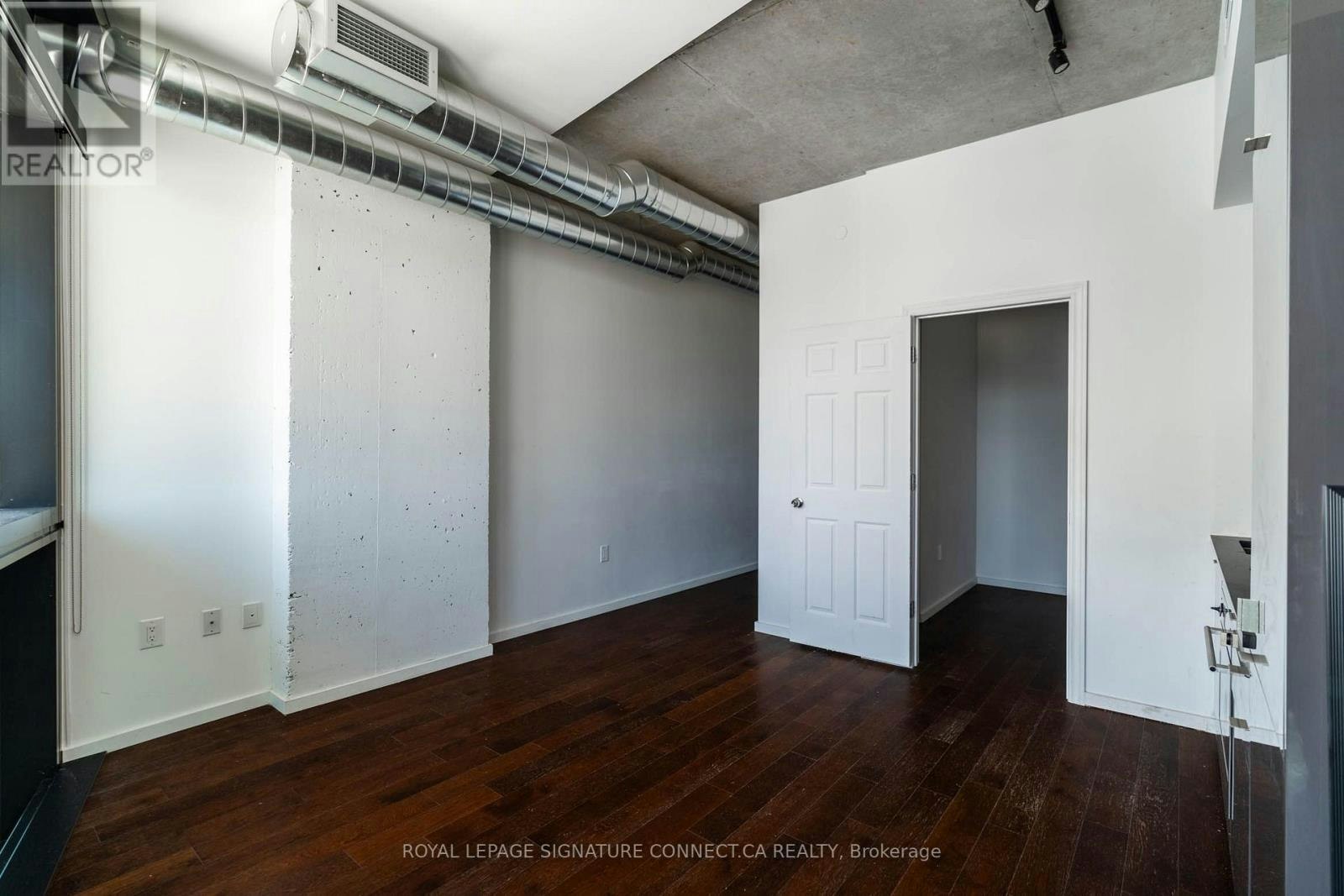910-21 Lawren Harris Square, Toronto, ON, M5A 0T4 - 6