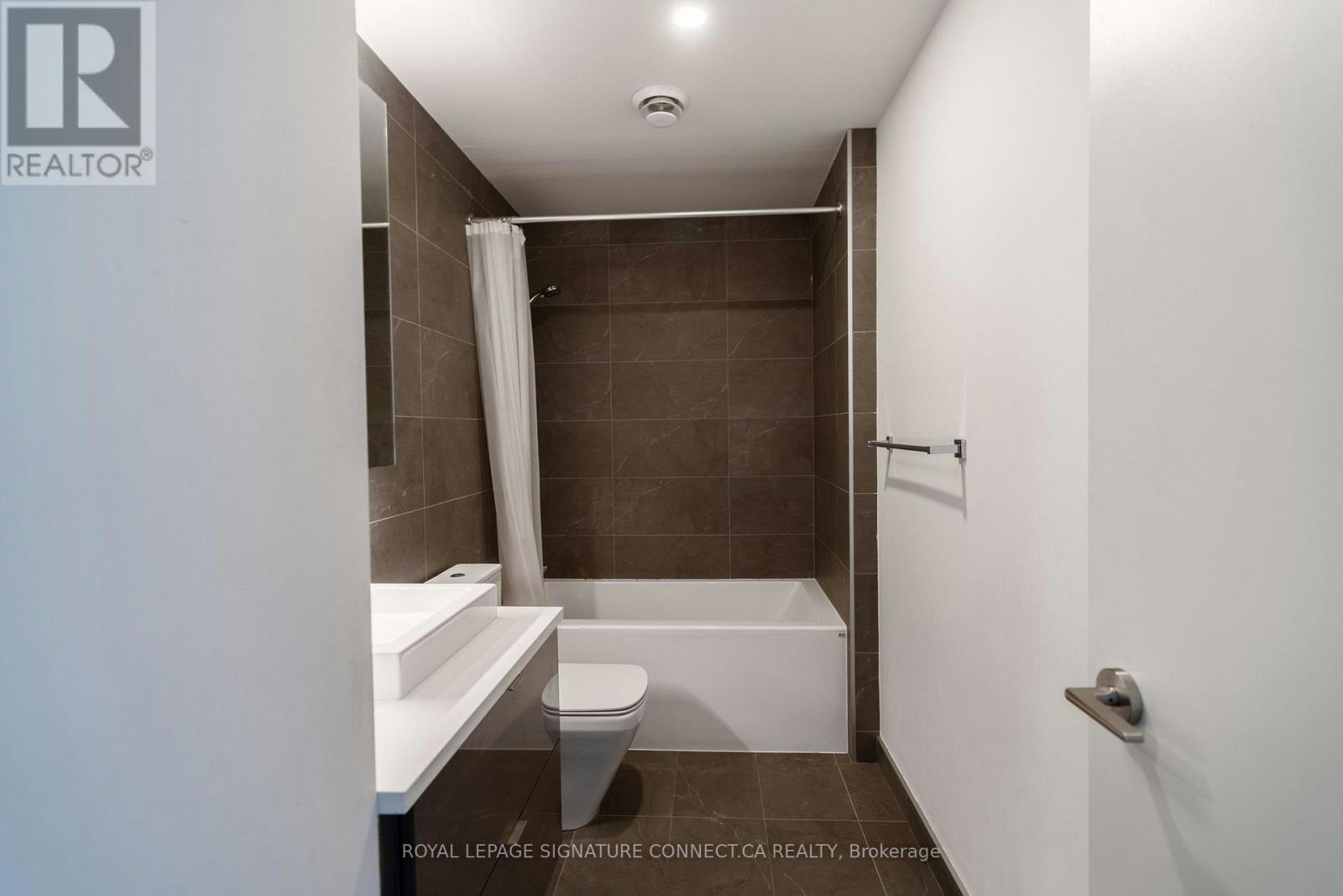 910-21 Lawren Harris Square, Toronto, ON, M5A 0T4 - 11