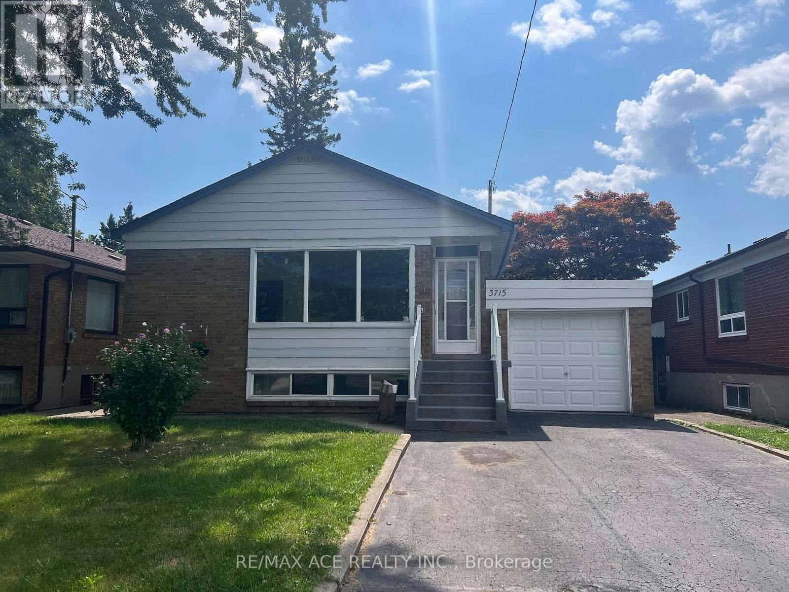 MAIN-3715 St Clair Avenue E, Toronto, ON, M1M 1T5