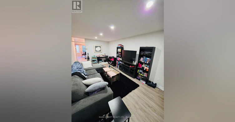 5 Brecken Drive, Georgina, ON, L4P 4A3 - 3