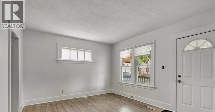 842 DUPLEX-844 Ellrose Avenue, Windsor, ON, N8Y 3W7 - 2