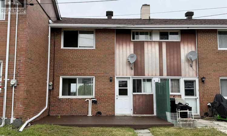 131 Hillside Drive N