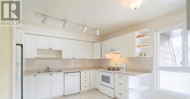 17 Stoneham Road, Toronto, ON, M9C 4Y7 - 16