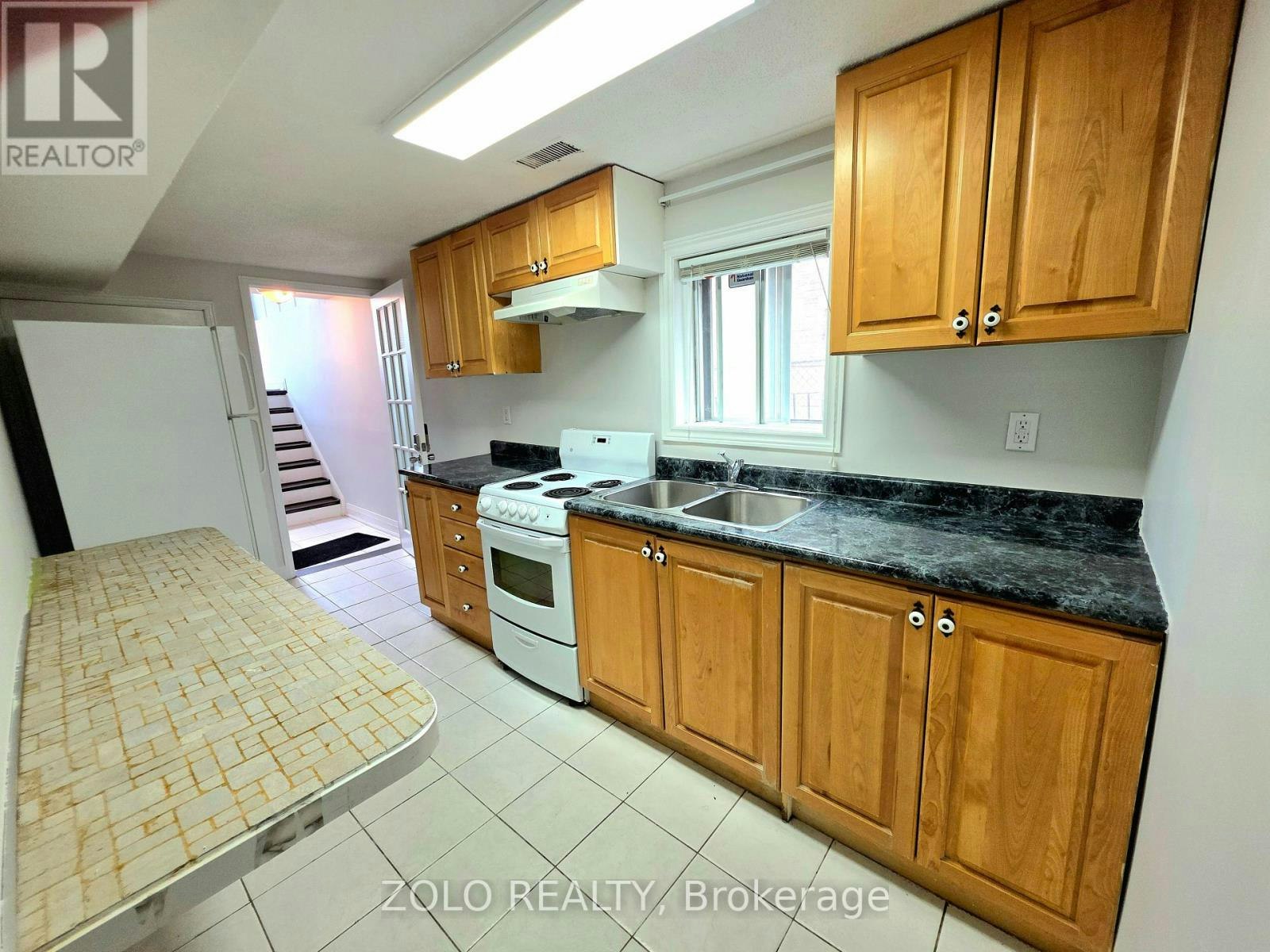 4233 Greybrook Crescent, Mississauga, ON, L4W 3G5 - 4