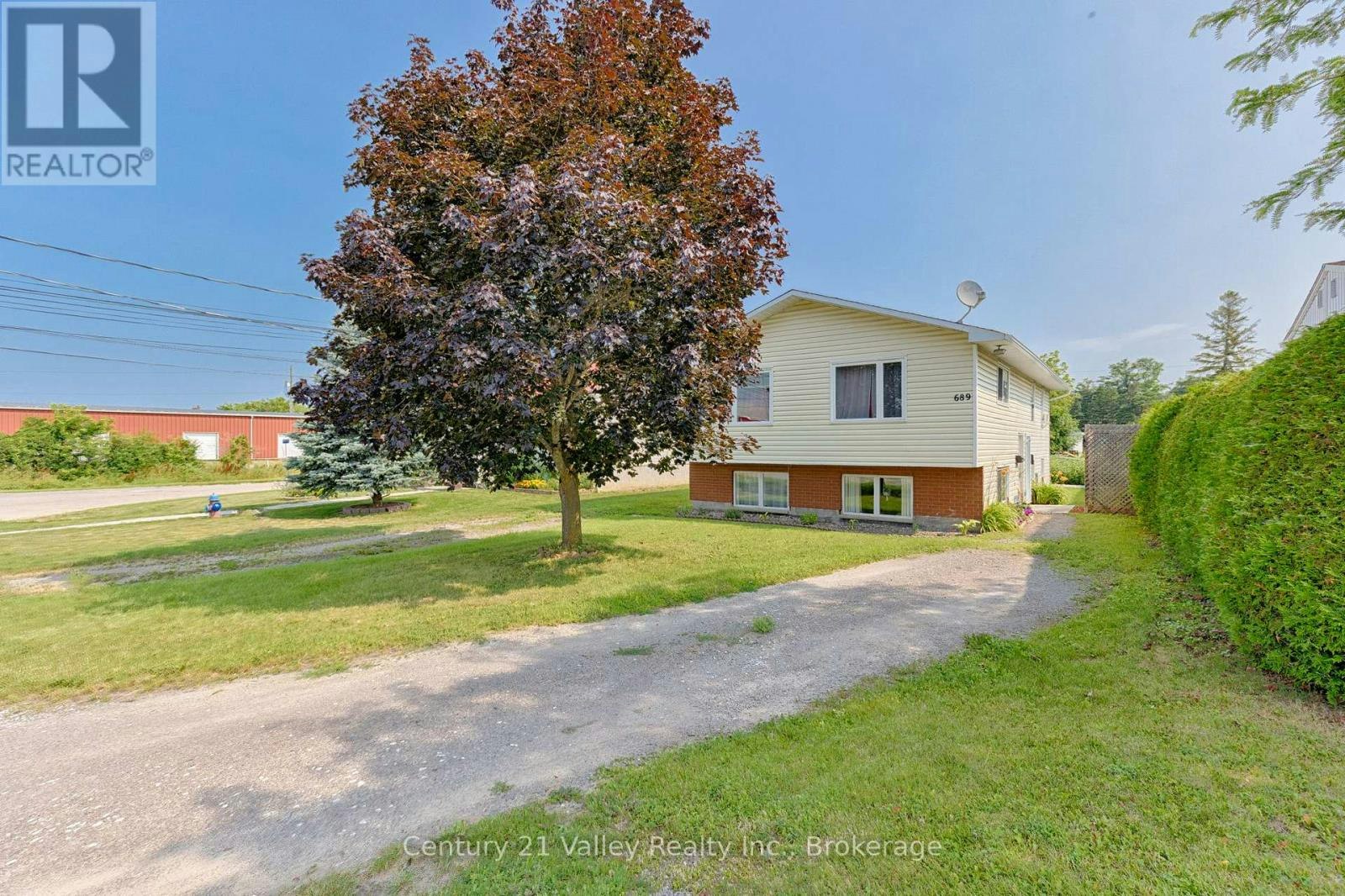 689 Fourth Street, Renfrew, ON, K7V 1H2