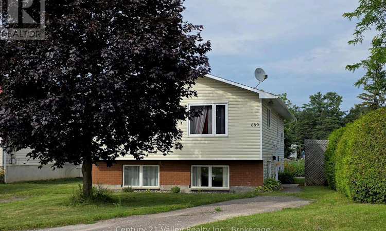 689 Fourth Street