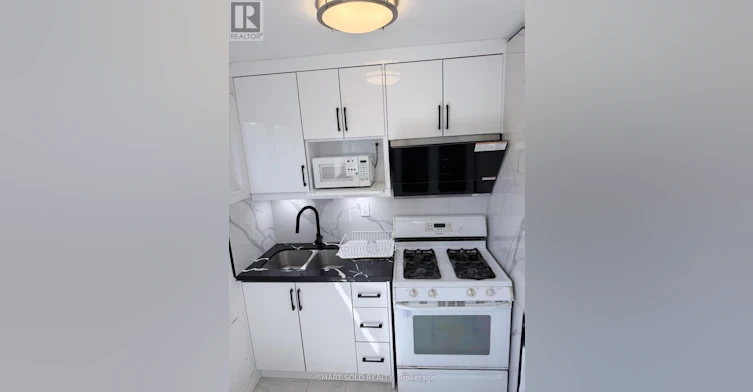 BSMT-39 Glendower Circuit, Toronto, ON, M1T 2Z3 - 2