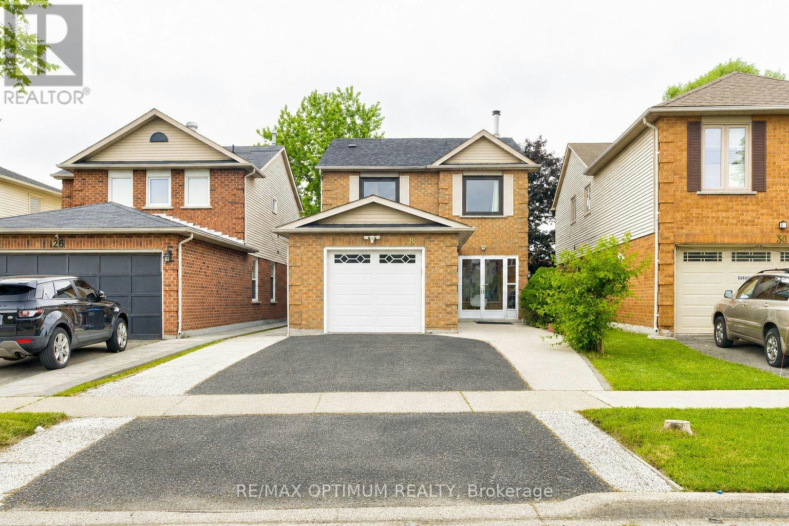 28 Stalbridge Avenue, Brampton, ON, L6Y 4H2