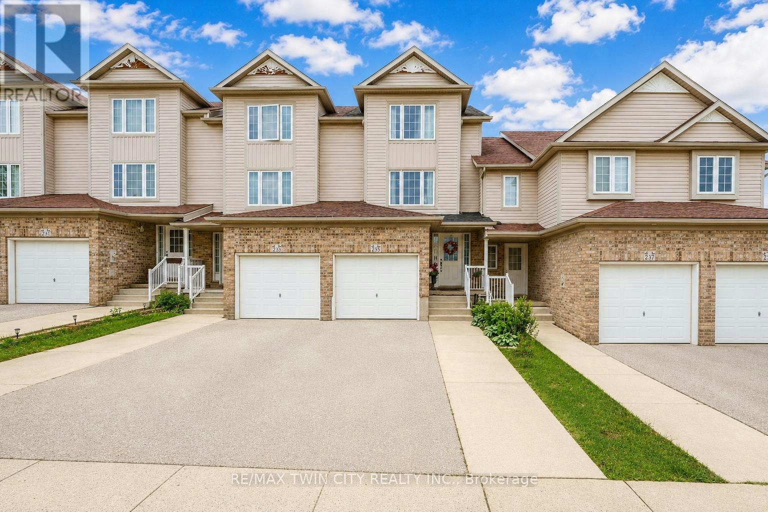 235 Red Clover Court, Kitchener, ON, N2E 4J5