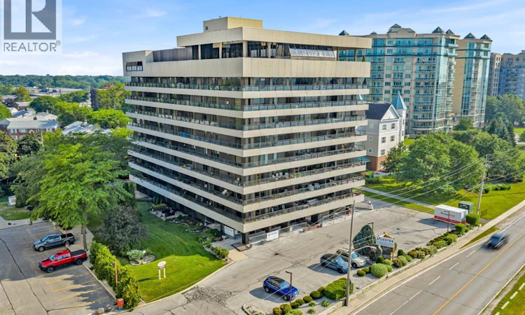 202-5125 Riverside Drive East