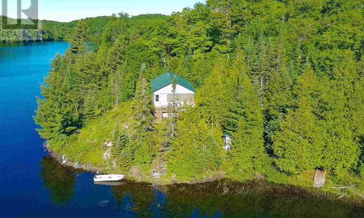 000 Saunders Lake