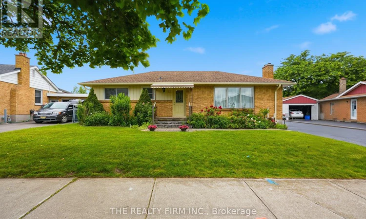 23 Frontenac Road