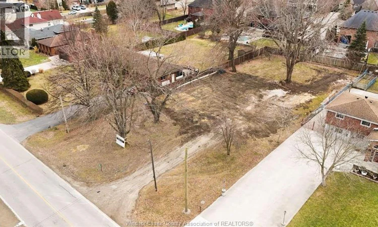 LOT-1122 Reaume