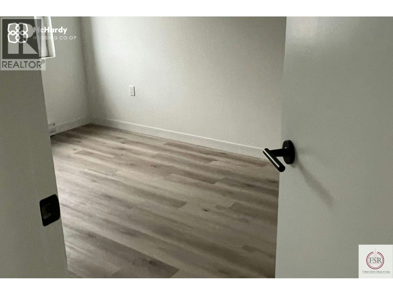 5085 Mchardy Street, Vancouver, BC, V5R 0L7 - 9