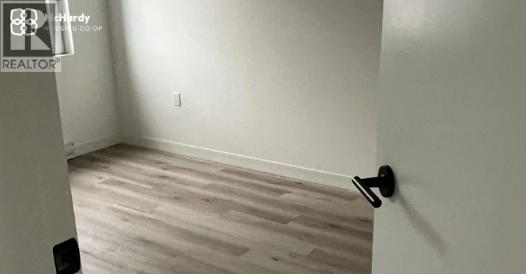 5085 Mchardy Street, Vancouver, BC, V5R 0L7 - 9