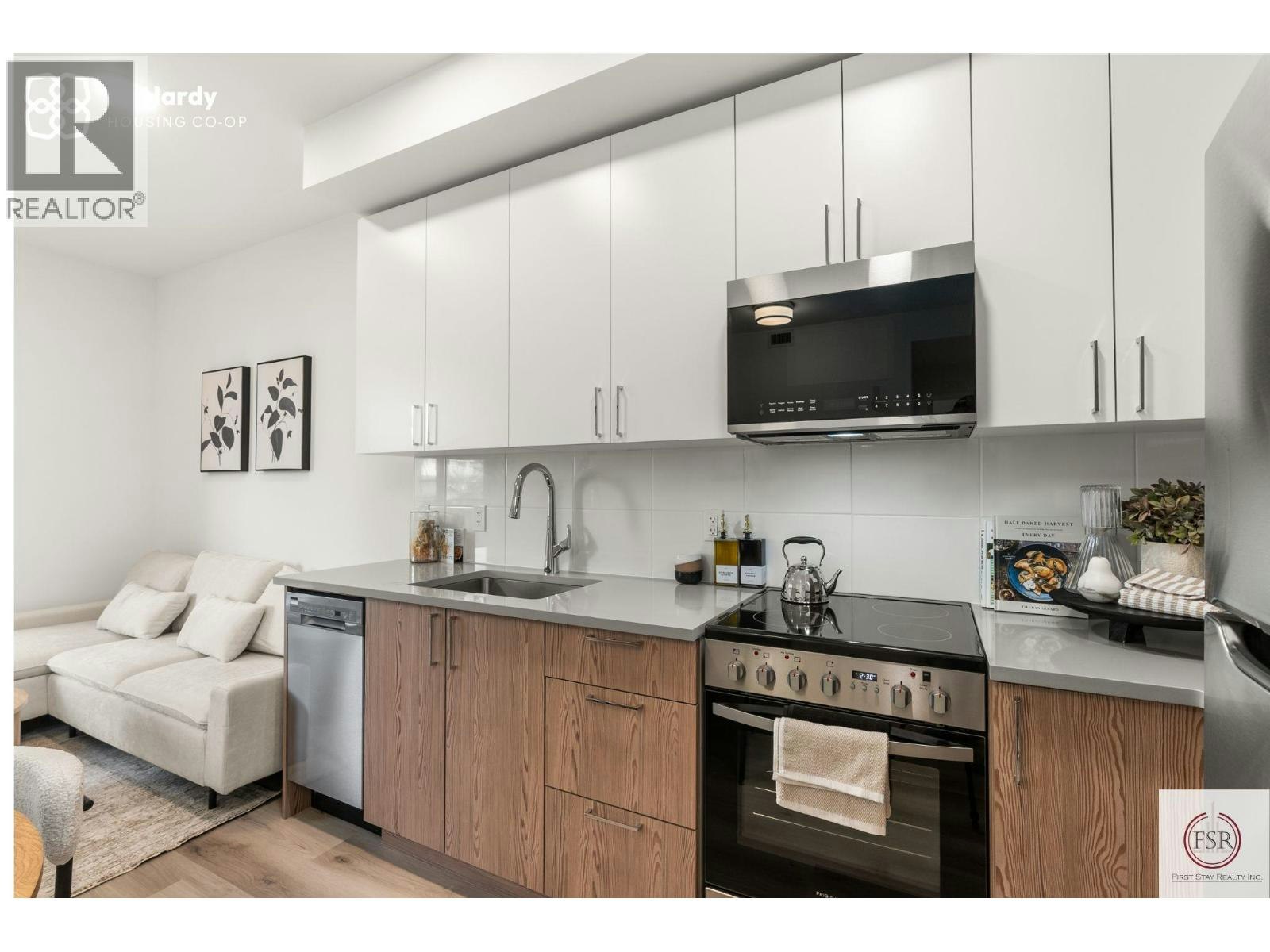 5085 Mchardy Street, Vancouver, BC, V5R 0L7 - 20