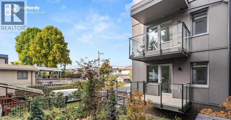 5085 Mchardy Street, Vancouver, BC, V5R 0L7 - 2