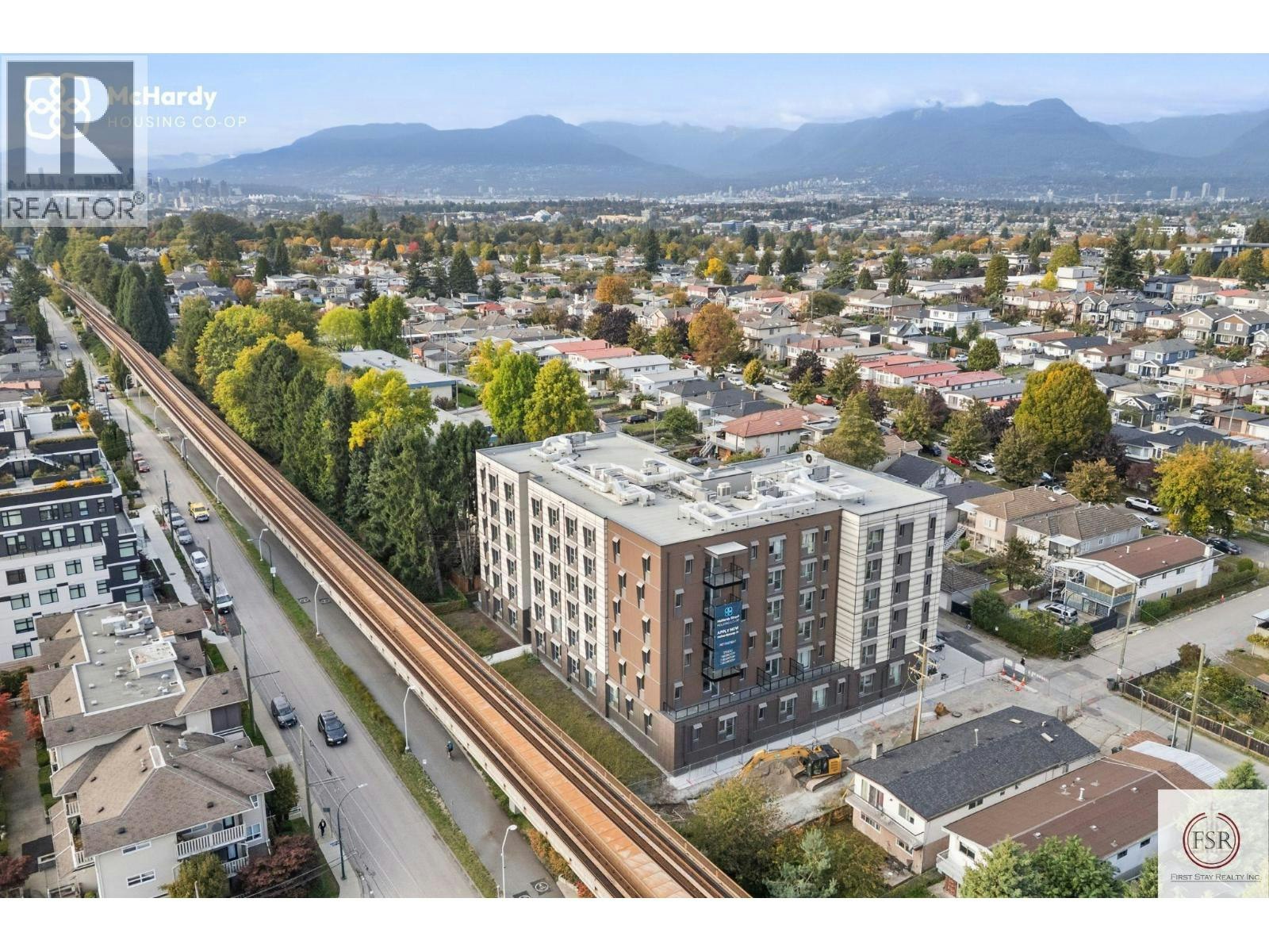5085 Mchardy Street, Vancouver, BC, V5R 0L7 - 4